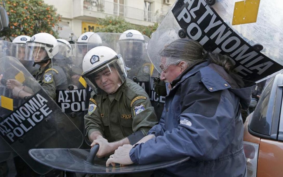 Ένταση με τους καθηγητές που τίθενται σε διαθεσιμότητα