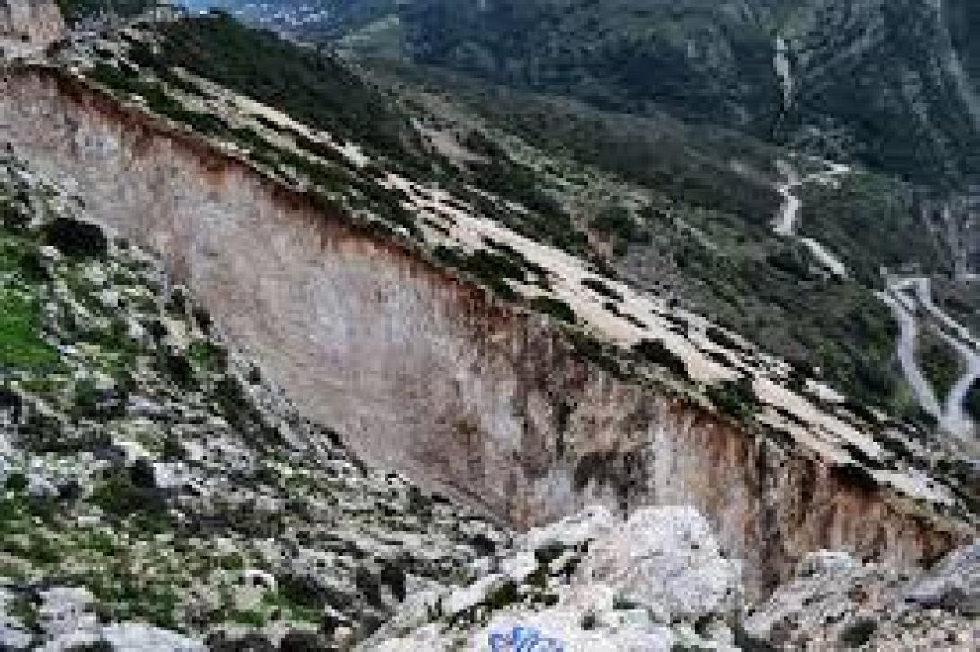 "Η γη άνοιξε στα δυό" στην Κεφαλονιά