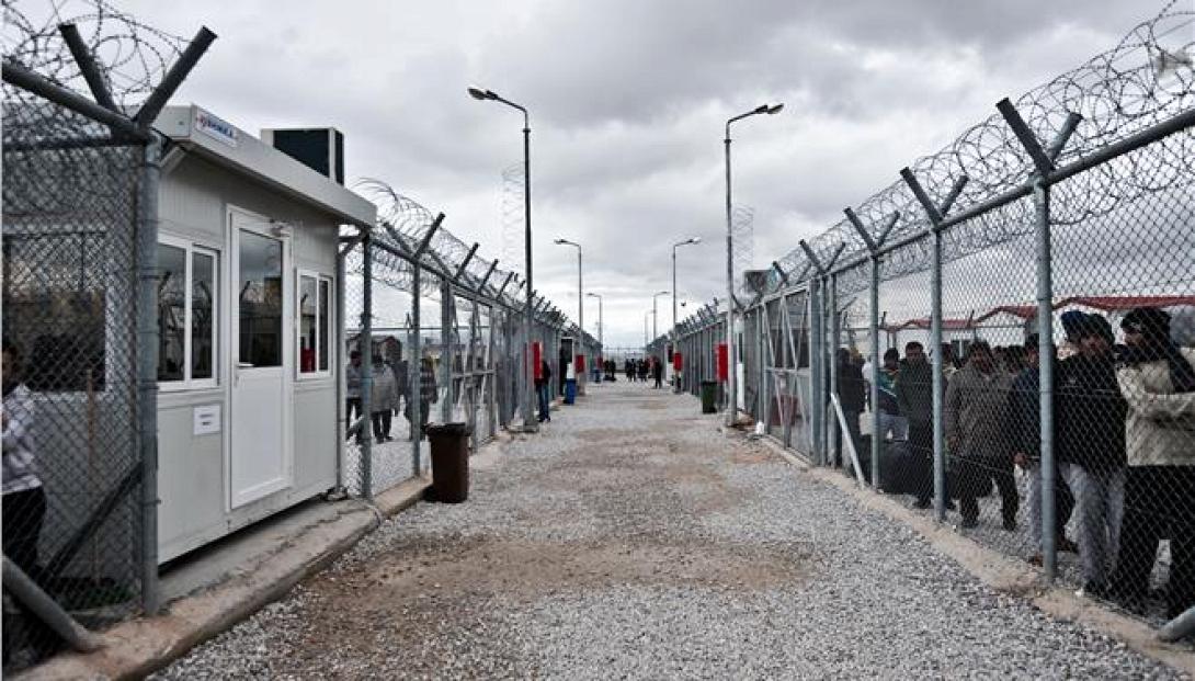 Απελευθερώθηκαν 30 μετανάστες από την Αμυγδαλέζα