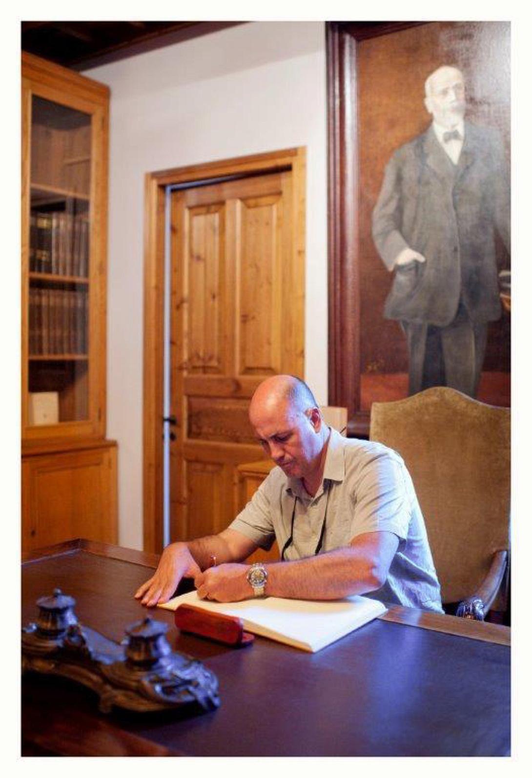 τούρκος πρέσβης