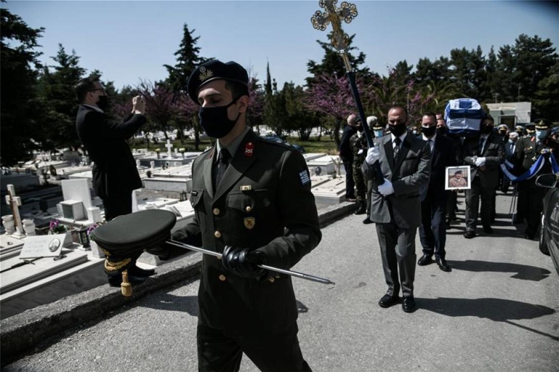 Ο Ιάκωβος Τσούνης απεβίωσε σε ηλικία 96 ετών, ενώ νοσηλευόταν από τις 18 Μαρτίου στο 401 στρατιωτικό νοσοκομείο.