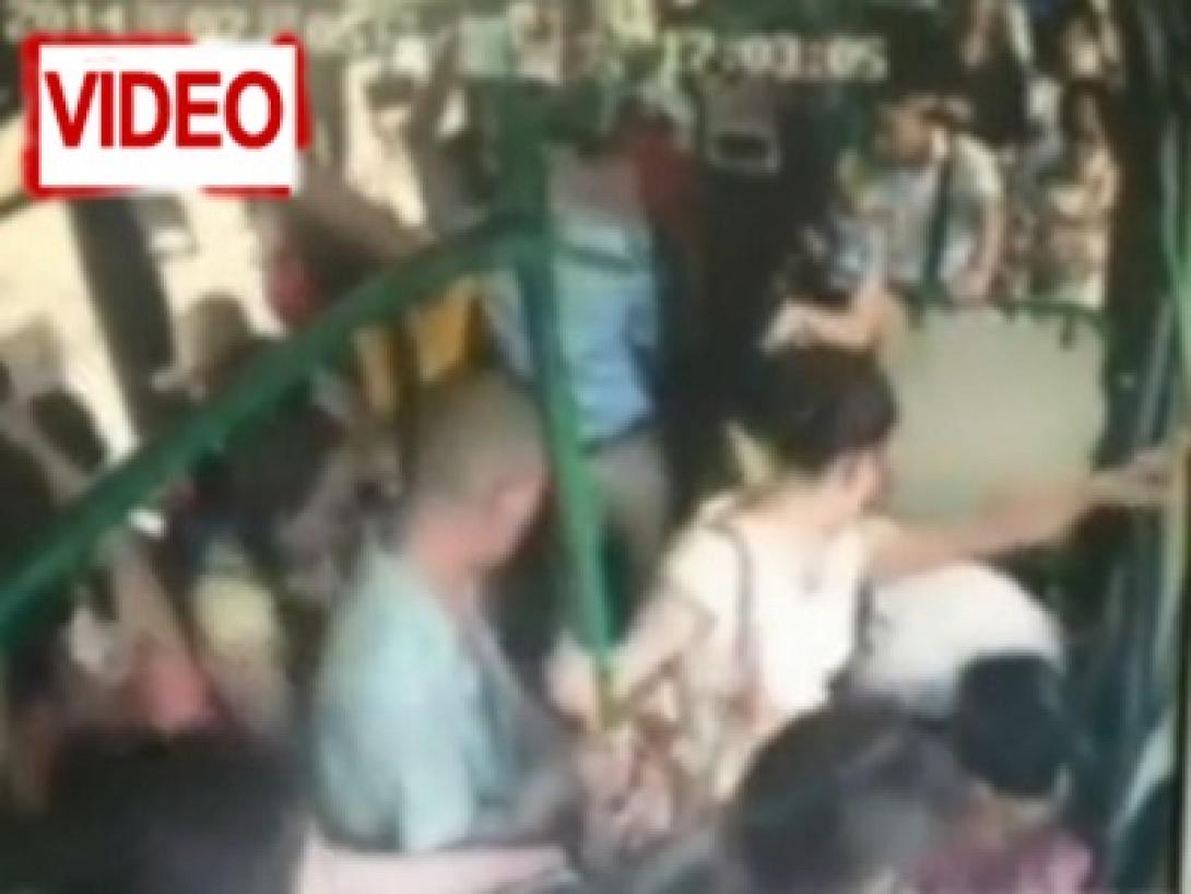 Κινα λεωφορείο φωτια