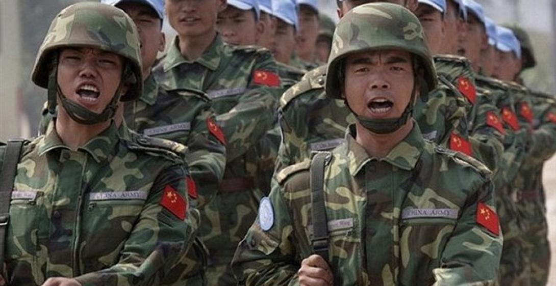 Πάχυναν και ψήλωσαν οι Κινέζοι και δεν χωρούν στα άρματα μάχης