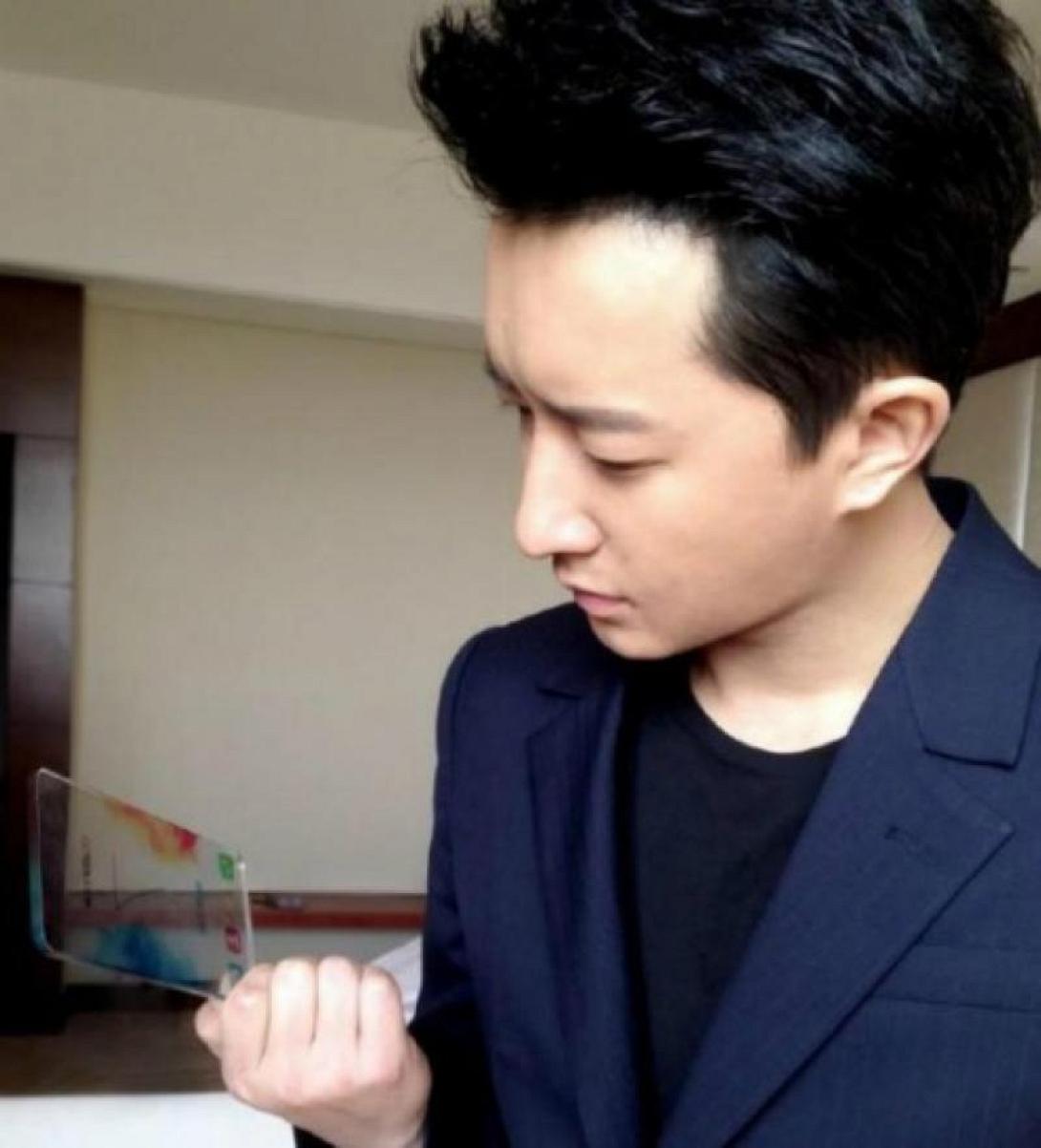 Smartphone από ... γυαλί!