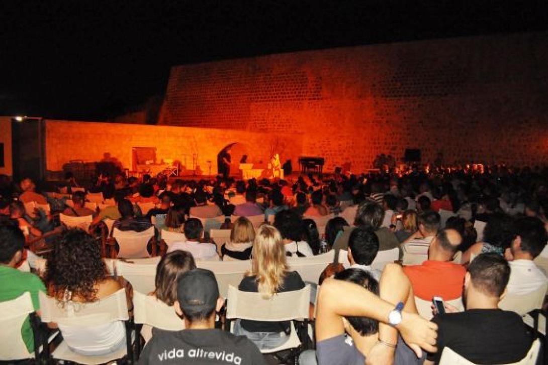 "Ένα τραγούδι που ξετρελάθηκε" στο κηποθέατρο Μ. Χατζιδάκις