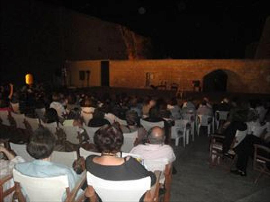 "Κρητικά Ξόμπλια" στο Κηποθέατρο Μ. Χατζιδάκις 