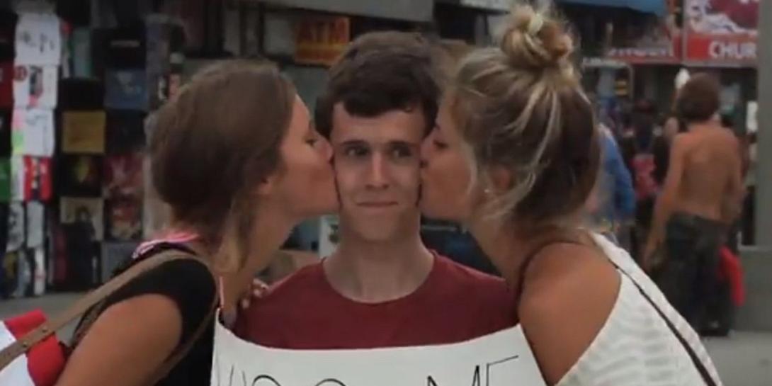 Φίλα με, είμαι απελπισμένος! (βίντεο)