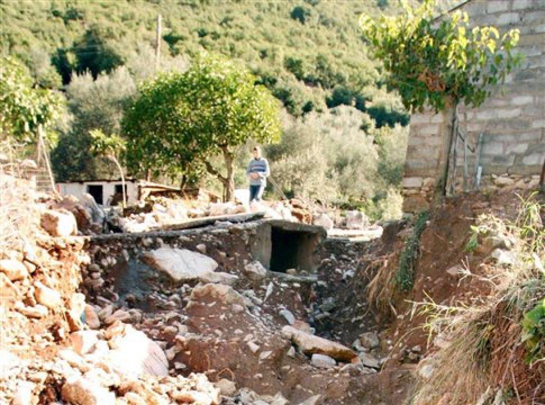 Πάτρα: Αποκλεισμένοι 50 κάτοικοι στην Κλέπα από κατολισθήσεις