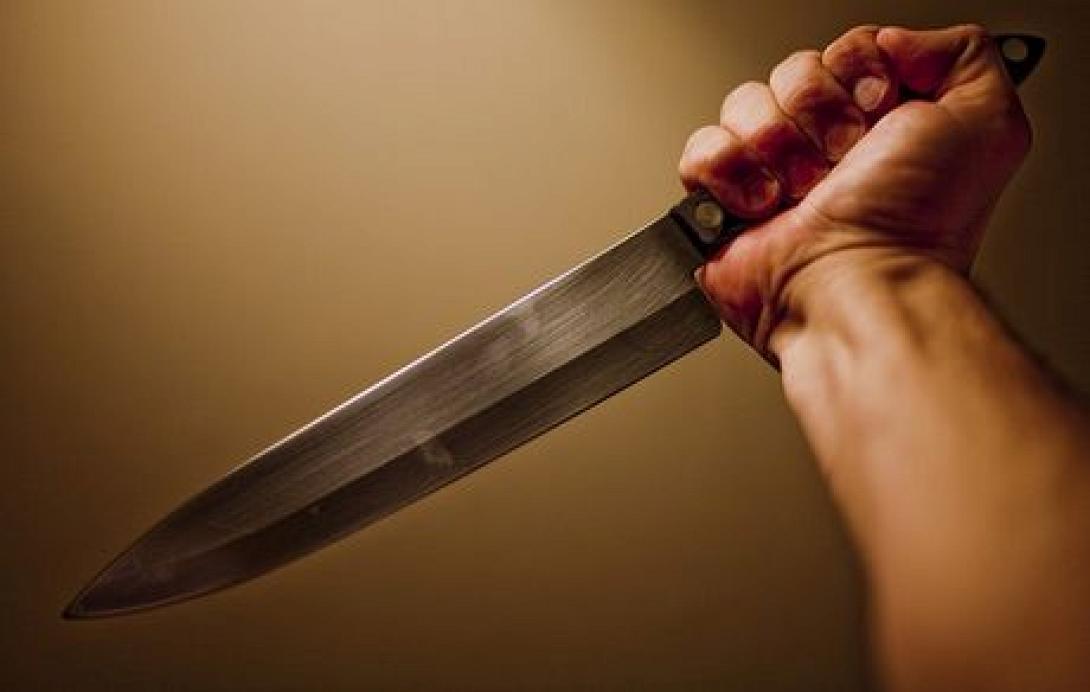 Ζάκυνθος: Επιτέθηκε με κουζινομάχαιρο στην κόρη της