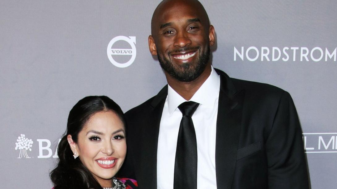 kobe-bryant-gifted-wife-vanessa-the-blue-dress-the-notebook-promo.jpg