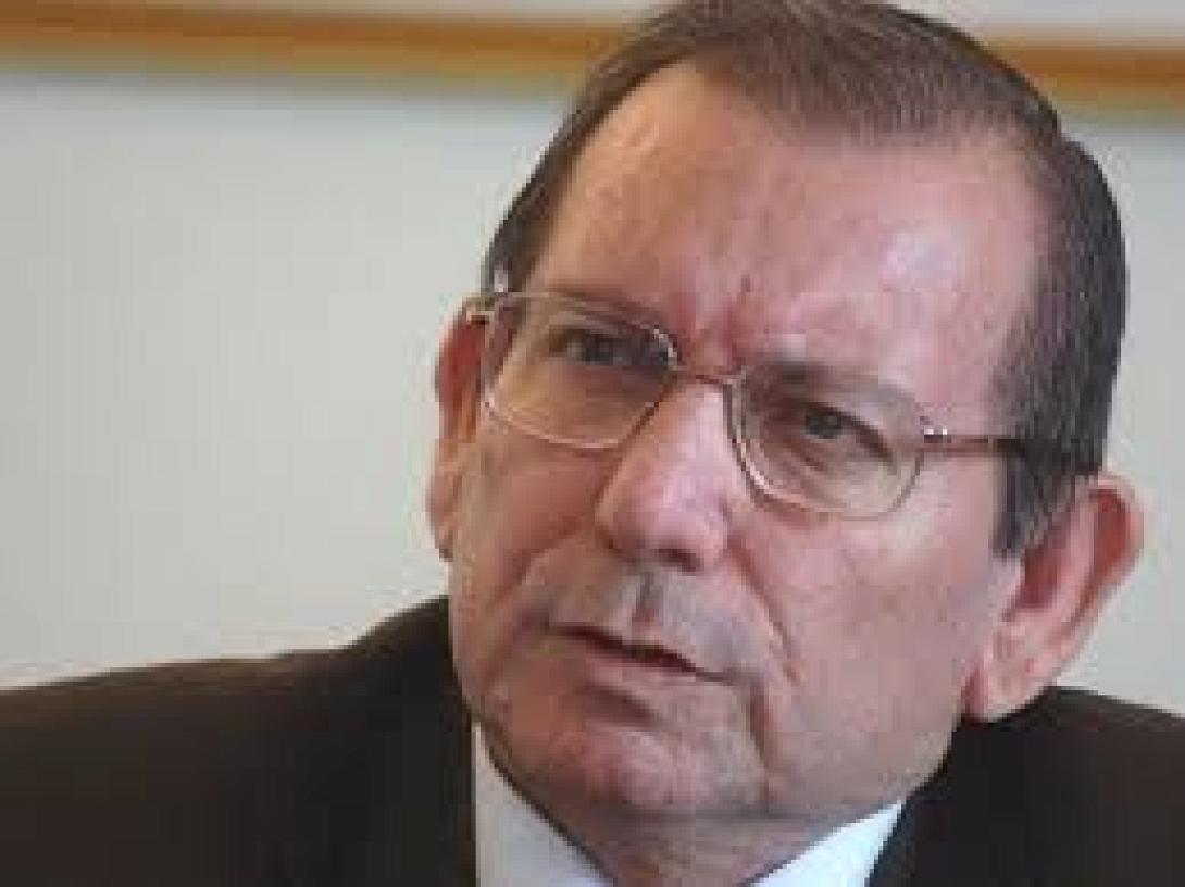 Αποχαιρέτισαν σήμερα τον Ορέστη Κολοζώφ, στην πολιτική κηδεία στην Καισαριανή