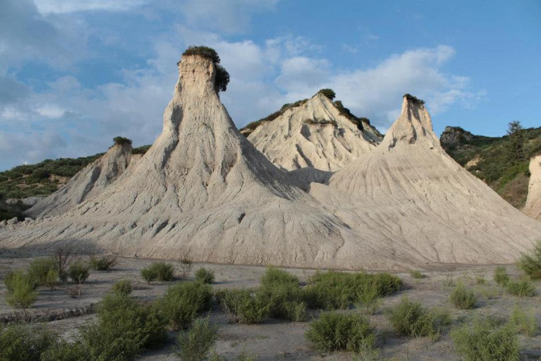 Κωμόλιθοι - Οι πυραμίδες της Κρήτης
