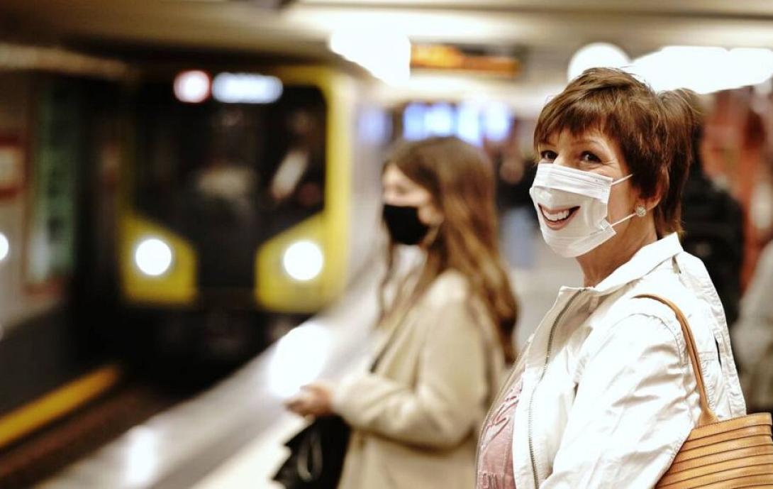 κορωνοϊός μάσκα