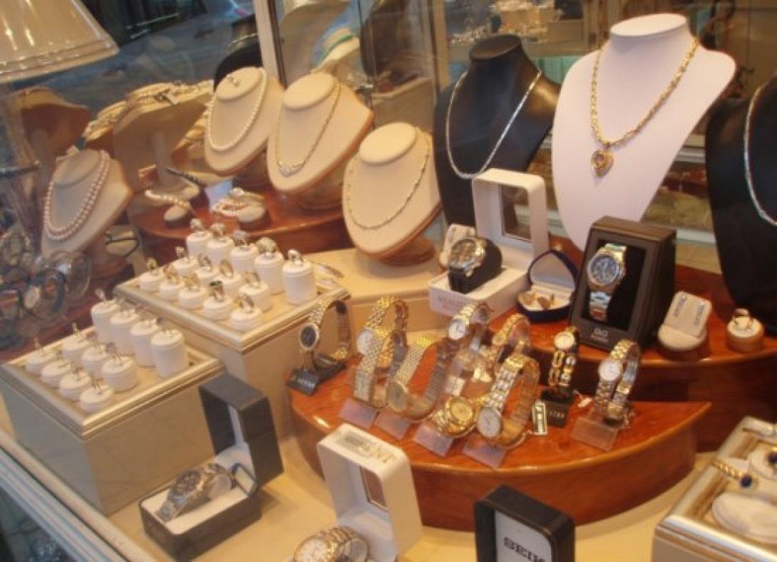 'Αδειασαν κοσμηματοπωλείο στα Χανιά και έγιναν ...καπνός!