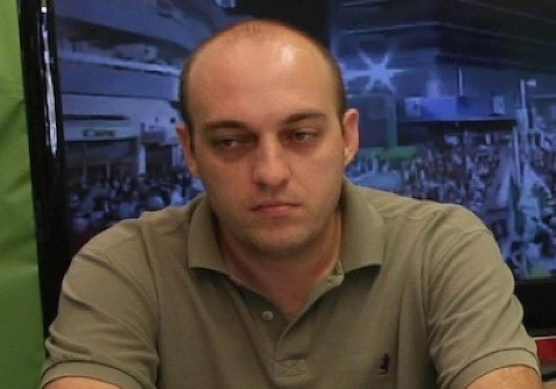 Ο Κώστας αφήνει τον Γιάννη και πάει με τον Βασίλη...