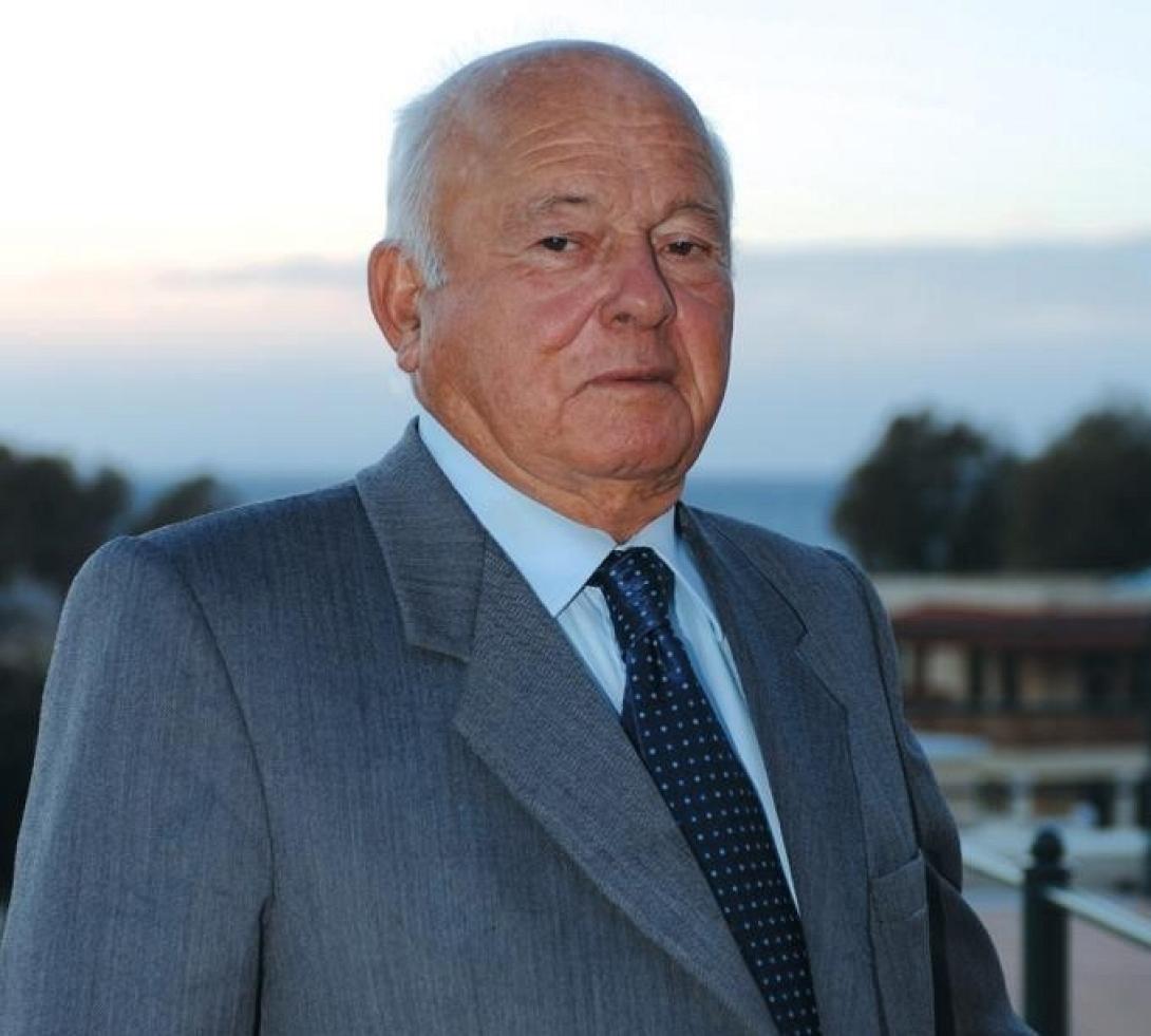 Κώστας Μαντωνανάκης