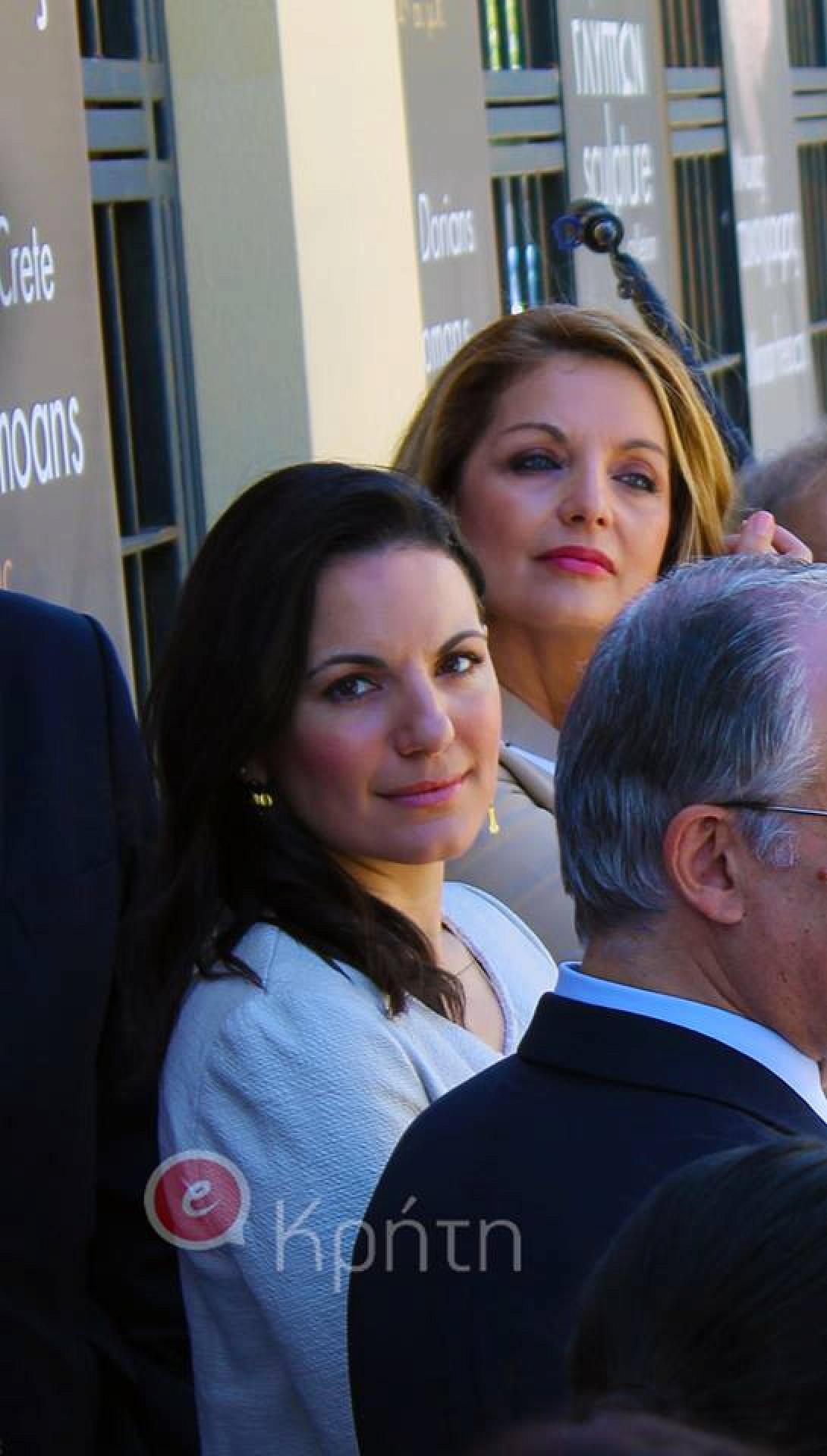 Οι κυρίες που κέρδισαν τα βλέμματα στο Αρχαιολογικό Μουσείο...