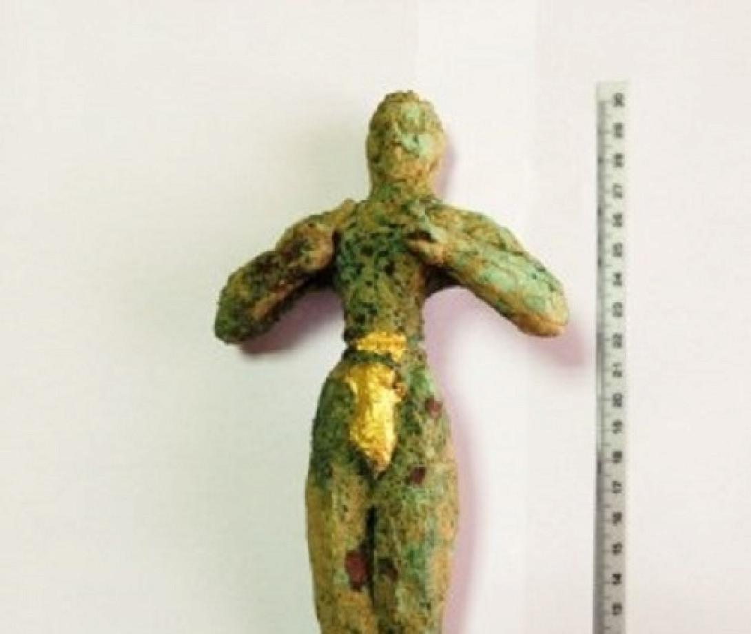 kouros_-_antigrafo.jpg