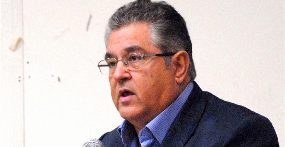 ΚΚΕ: Με "αποφασίζομεν και διατάσσομεν" δεν λύνονται τα προβλήματα