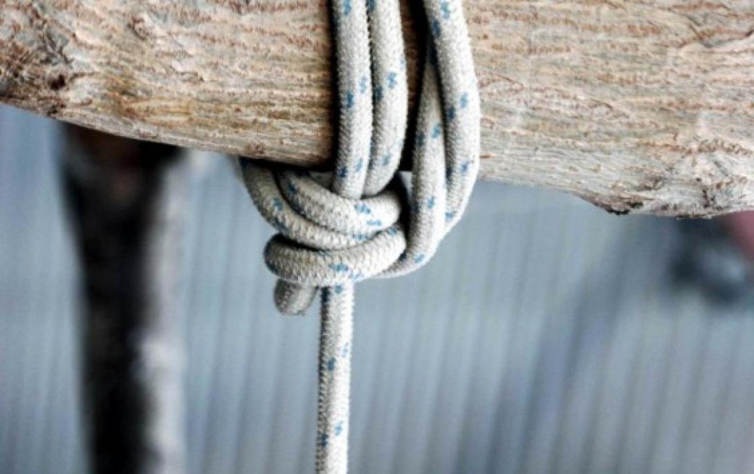 Κρεμάστηκε 