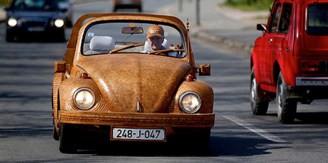 Ξύλινο Volkswagen Beetle (βίντεο)