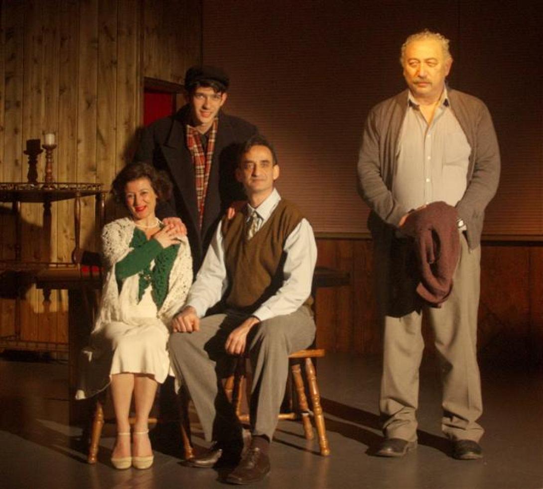 " Το κτήνος στο φεγγάρι" από το θέατρο "Μορφές"