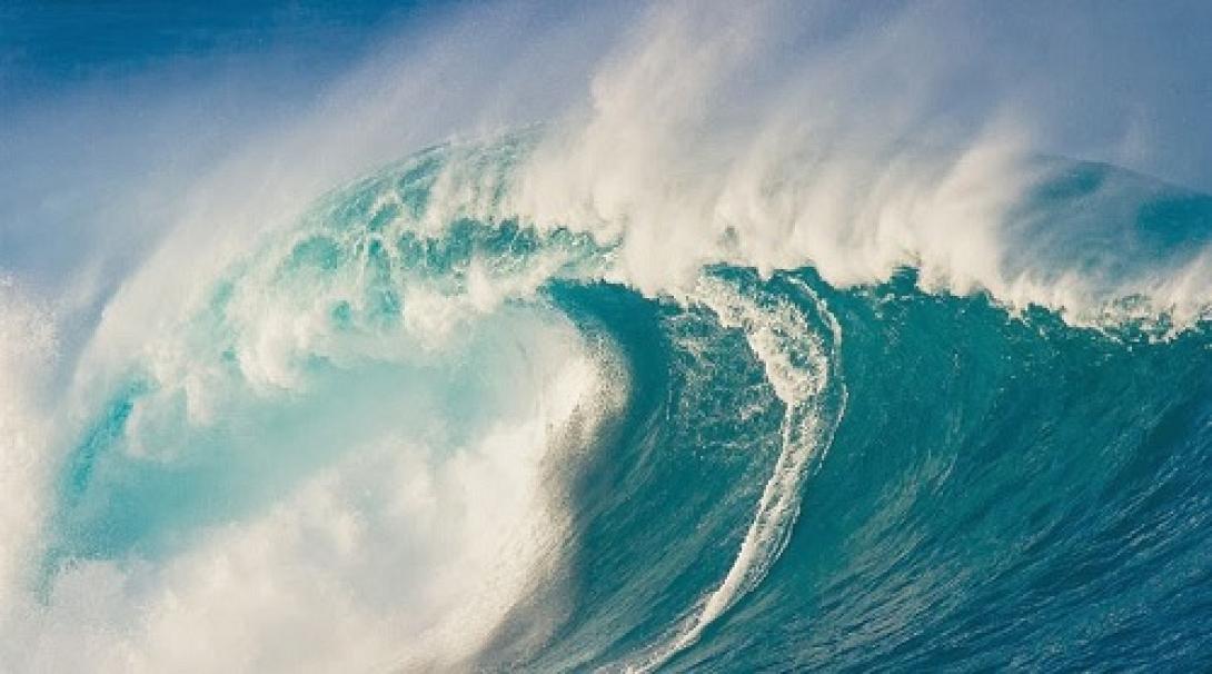 Κύμα..."καταπίνει" εστιατόριο! (βίντεο)