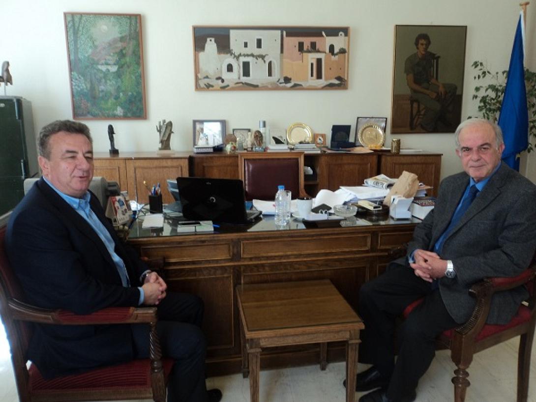 Λαμπρινος Αρναουτακης