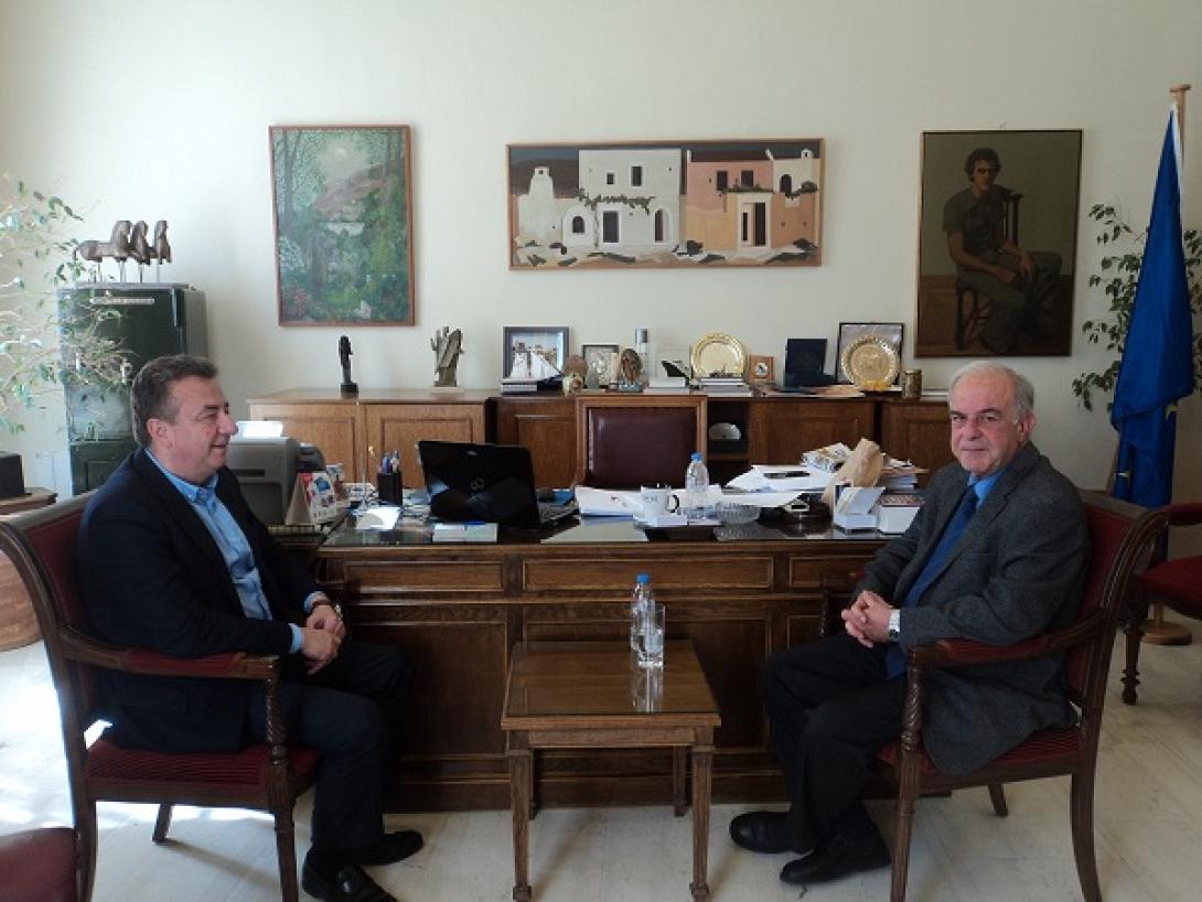 Λαμπρινος Αρναουτακης