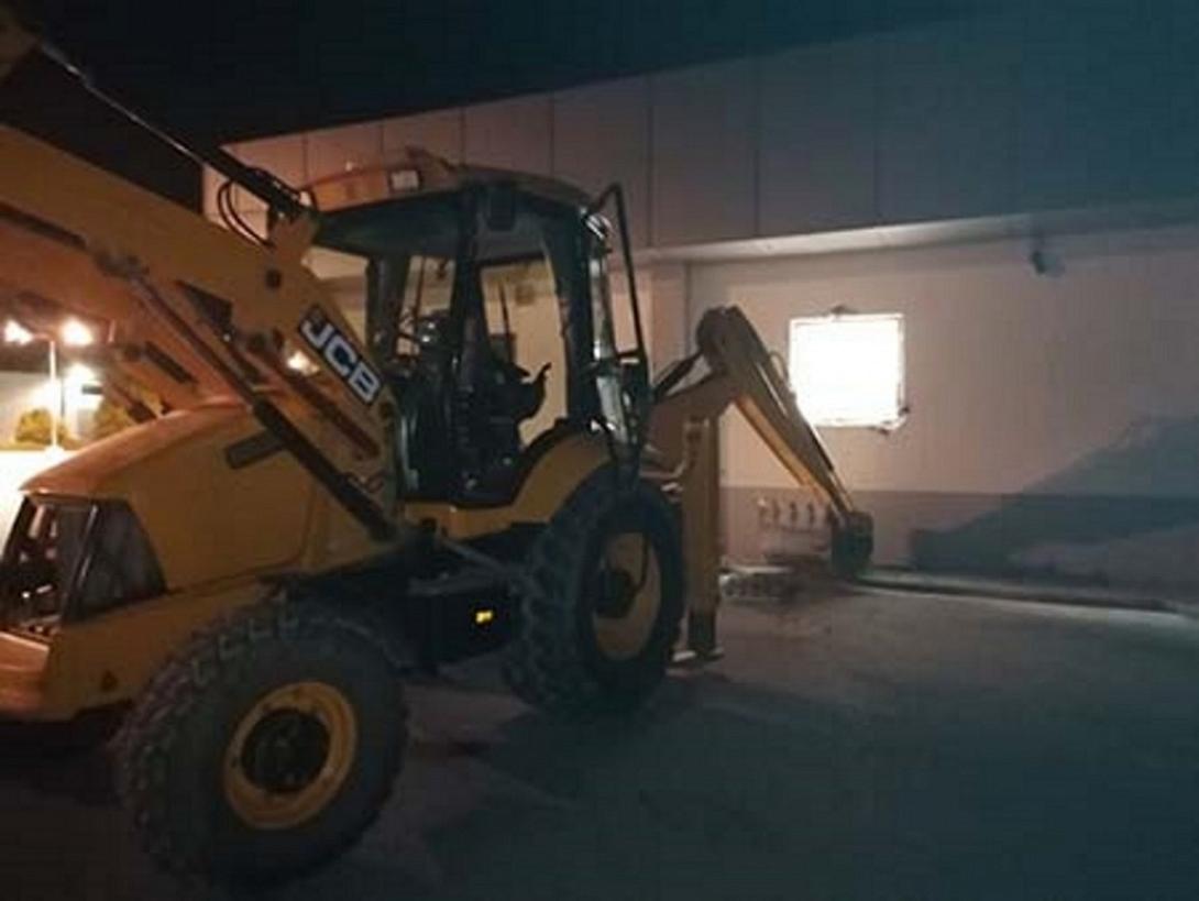 διαρρηξη με μπουλντοζα