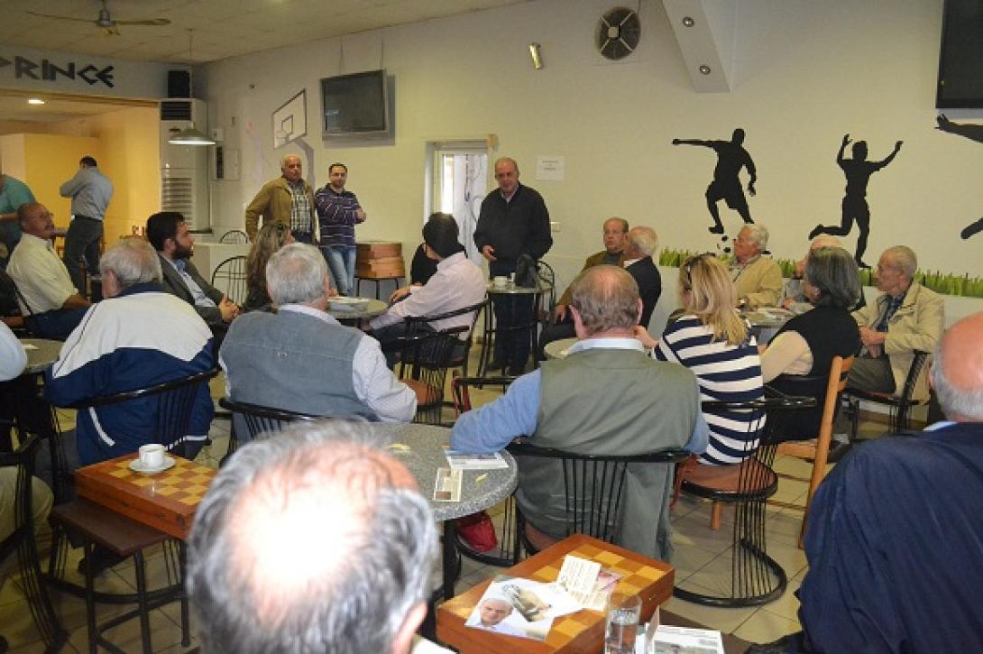 Κοντά στους κατοίκους του Αγίου Ιωάννη ο Βασίλης Λαμπρινός