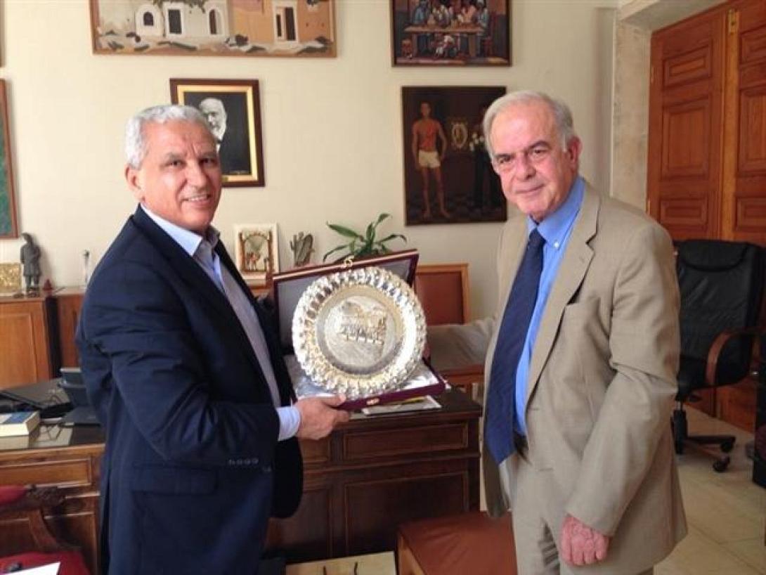 Στον Δήμαρχο Ηρακλείου ο πρέσβης της Λιβύης