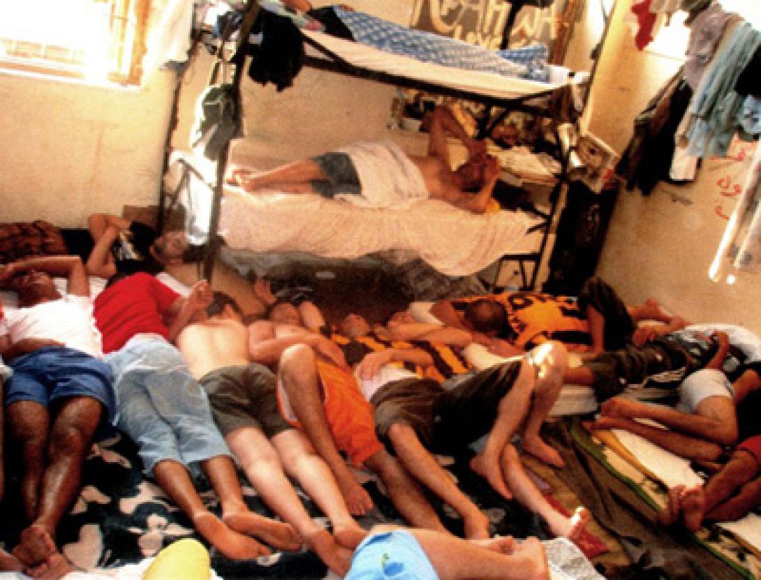 Στο Πειραιά οι λαθρομετανάστες απο τη Σάμο