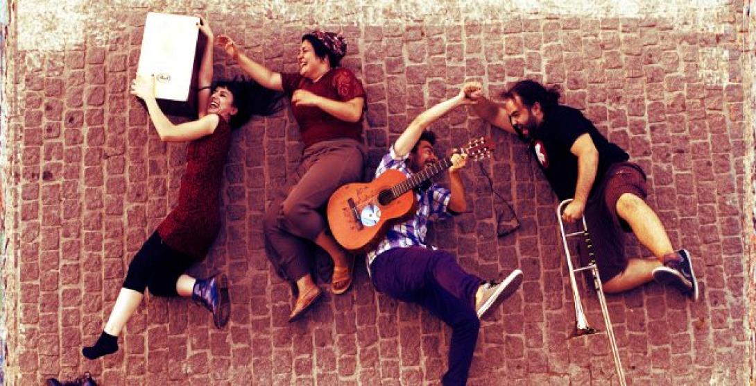 Μουσικοί... «Κόκκοι καφέ» για πρωινό ξύπνημα! (βίντεο) 