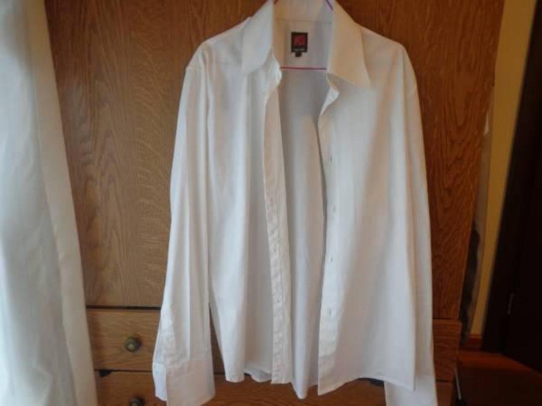 Λευκά πουκάμισα για να κάνουν ... συνειρμούς με την εντιμότητα