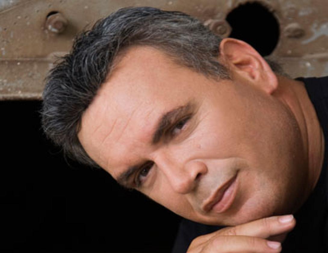 Το σοβαρό τροχαίο ατύχημα του Μανώλη Λιδάκη και η θυσία του για ένα τετράποδο