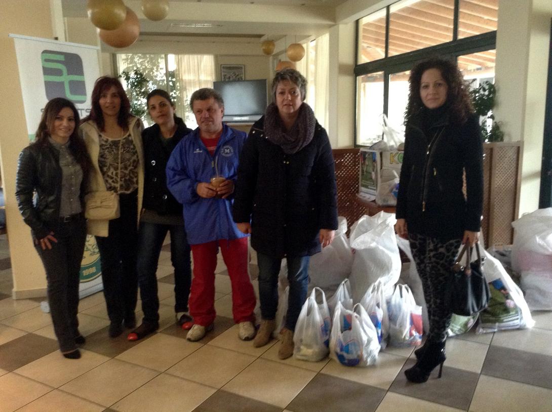 Μικροί ποδοσφαιριστές με μεγάλη καρδιά