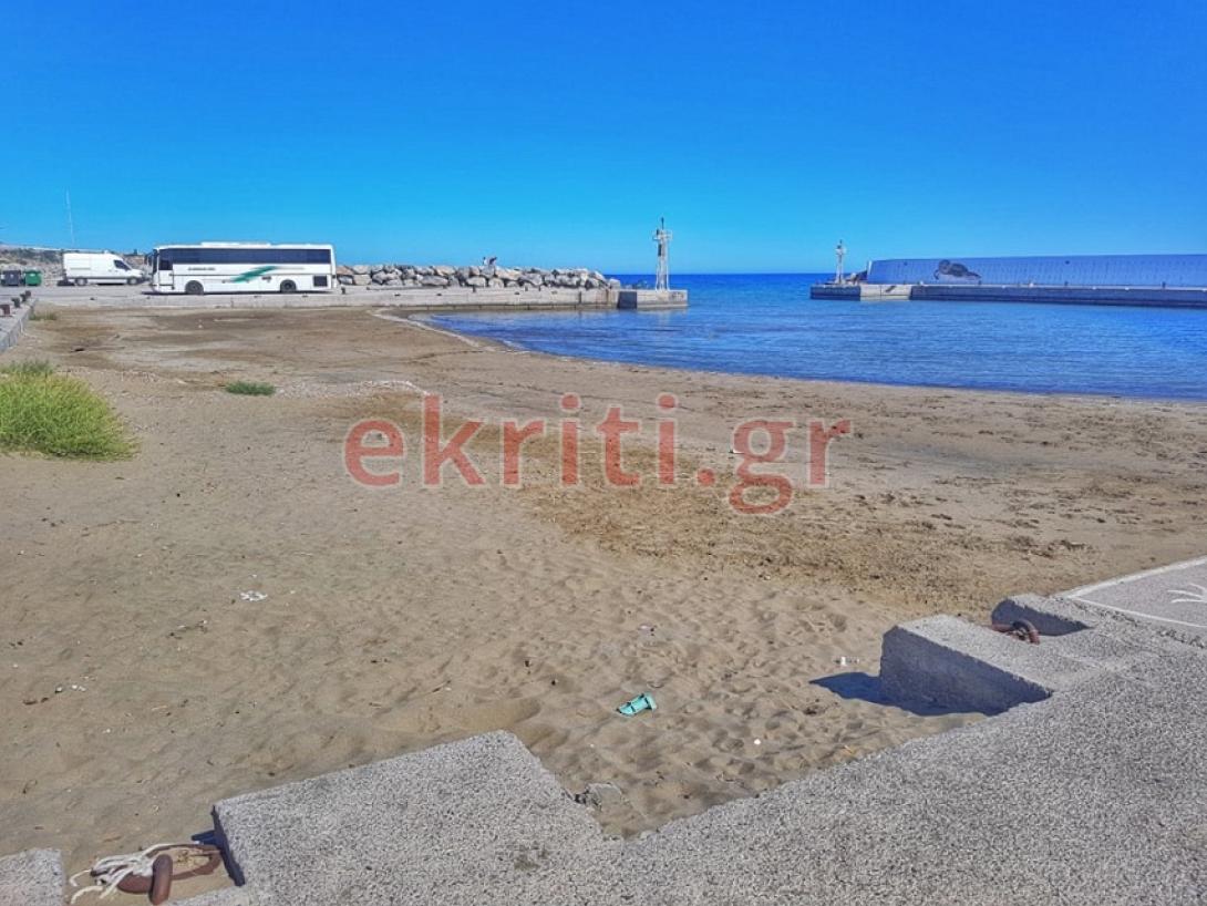 Η άμμος δημιουργεί προβλήματα στο λιμάνι