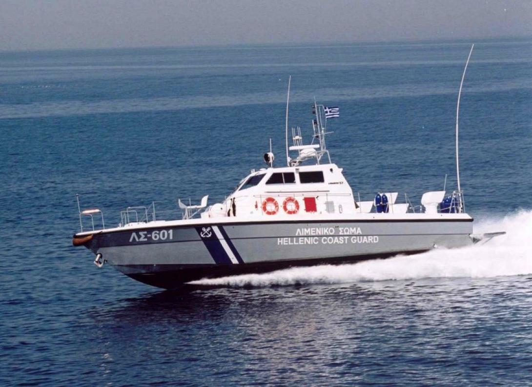 Ακυβέρνητο σκάφος με 23 επιβάτες στην περιοχή του Αγίου Όρους