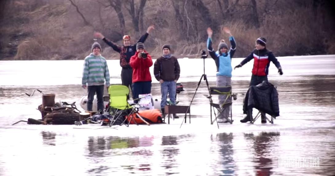Σχεδία από πάγο!! (βίντεο)