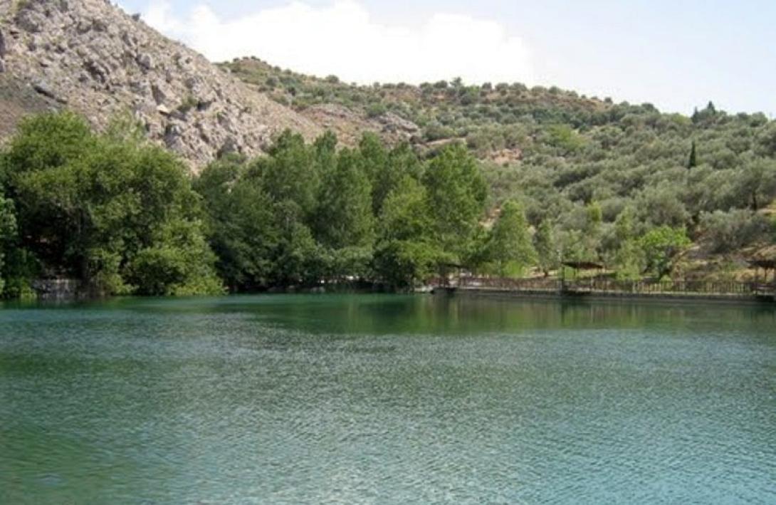 λίμνη ζαρού