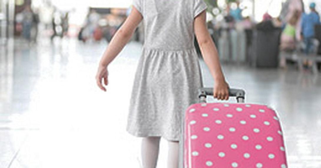little-girl-in-airport