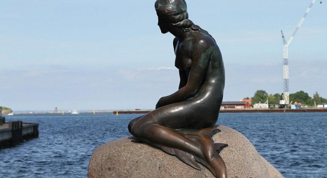 μικρη γοργονα αγαλμα