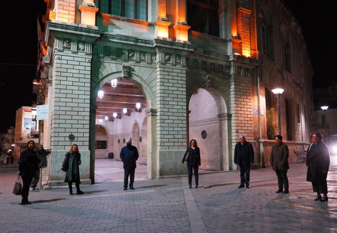 η Λότζια φωτίστηκε πορτοκαλί