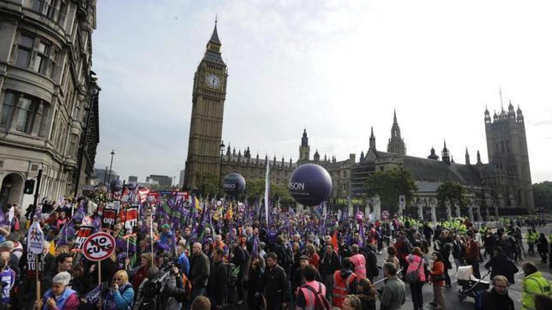 Πτώση της καταναλωτικής εμπιστοσύνης στη Βρετανία