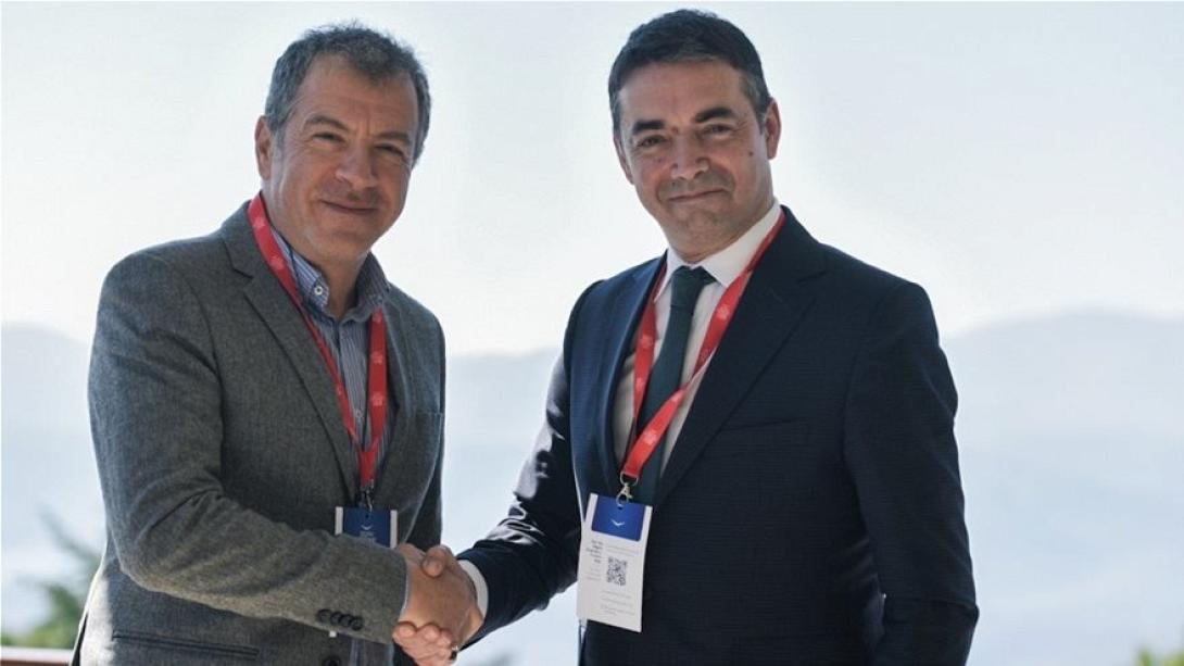 θεοδωρακης ντιμιτροφ.jpg