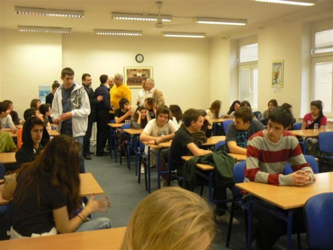 Μειώνεται η ύλη στα μαθήματα της Α΄ Λυκείου γιατί... δεν προλαβαίνουν