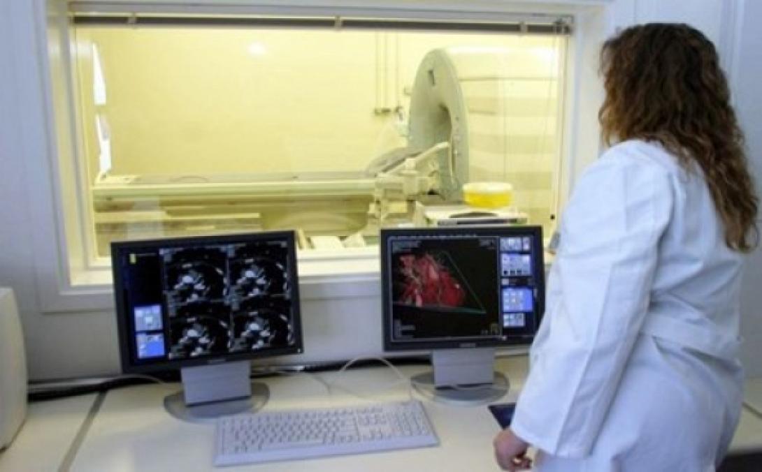 Από την Δευτέρα το πλαφόν στις διαγνωστικές εξετάσεις - Βαθύτερα το χέρι στην τσέπη