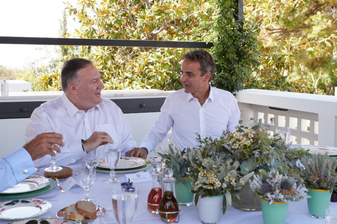 Γεύμα εργασίας Μητσοτάκης - Πομπέο