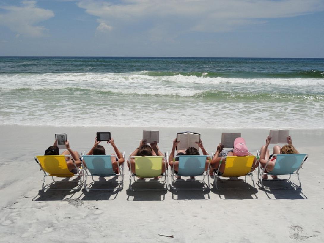 Έξι πολιτικοί προτείνουν βιβλία για το καλοκαίρι !!